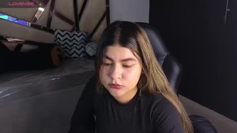 Snapshot of emmalee_a chatting on 03-12-25, 10:37 Emma online show from 03-12-25, 10:37