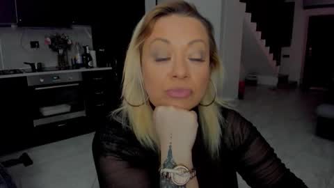 Snapshot of emmamaturre chatting on 11-22-25, 11:26 Emma online show from 11-22-25, 11:26