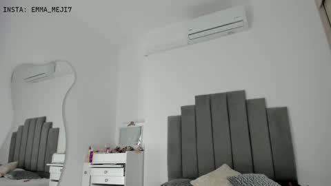 Snapshot of emmamejia7 chatting on 12-14-24, 12:44 online show from 12-14-24, 12:44