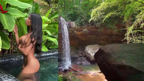 Snapshot of emmamejia7 chatting on 12-20-24, 12:49 online show from 12-20-24, 12:49