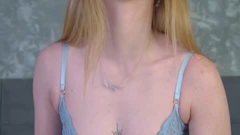 Snapshot of emmanaughtiness chatting on 12-01-24, 06:30 EmmaNaughtiness online show from 12-01-24, 06:30