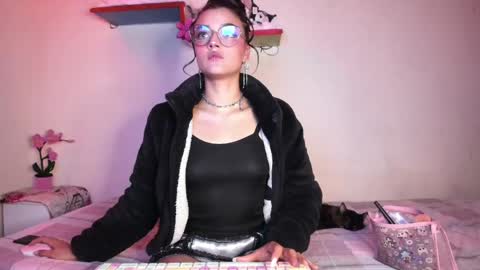 Snapshot of emmantho chatting on 05-12-26, 02:52 Emmantho online show from 05-12-26, 02:52