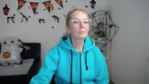 Snapshot of emmapark738567 chatting on 11-02-25, 06:05 Emma online show from 11-02-25, 06:05