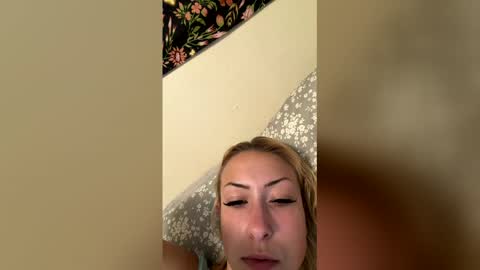emmaraee online show from 05-17-26, 06:15