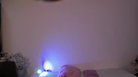 Snapshot of emmaray3 chatting on 07-28-26, 04:05 emmaray3 online show from 07-28-26, 04:05