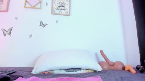 Emma Rogers online show from 11-13-25, 02:49