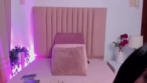 Snapshot of emmasaintt chatting on 09-30-25, 12:37 Emma Saint online show from 09-30-25, 12:37