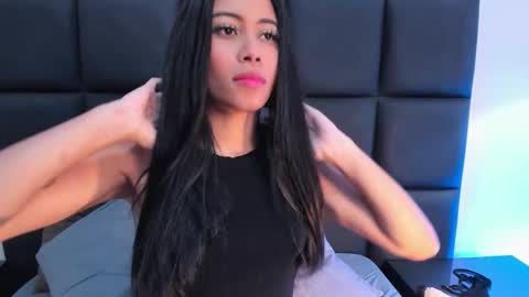 Snapshot of emmasaintt chatting on 10-01-25, 12:38 Emma Saint online show from 10-01-25, 12:38
