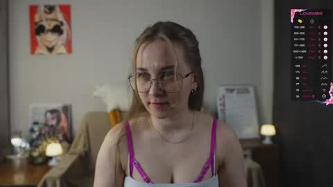 Mia online show from 03-31-26, 07:25