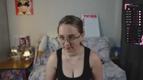 Mia online show from 06-21-26, 08:00