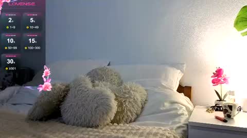 Snapshot of emmavayne chatting on 07-14-26, 06:24 Emma online show from 07-14-26, 06:24