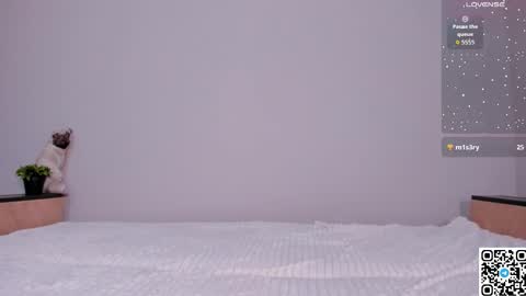 Snapshot of emmelieflorence chatting on 09-23-25, 06:55 Emmelie online show from 09-23-25, 06:55