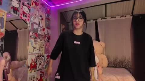 emmi_lyy online show from 09-18-25, 04:47