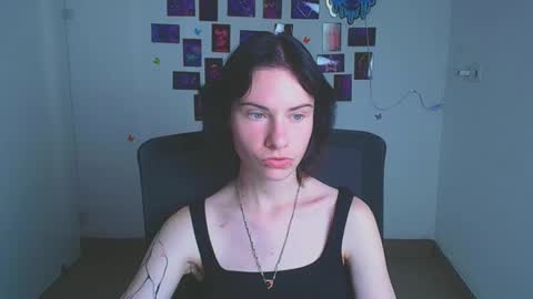 Snapshot of emmi_rossum chatting on 05-07-26, 11:26 Emmi online show from 05-07-26, 11:26