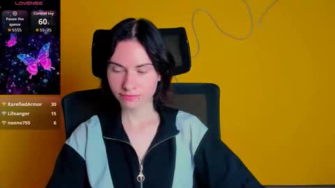 Snapshot of emmi_rossum chatting on 05-11-26, 04:04 Emmi online show from 05-11-26, 04:04