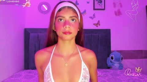Snapshot of emmie_bunny chatting on 04-23-26, 10:12 Emmie online show from 04-23-26, 10:12