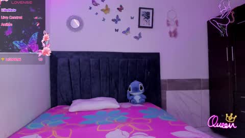 Snapshot of emmie_bunny chatting on 05-15-26, 10:06 Emmie online show from 05-15-26, 10:06
