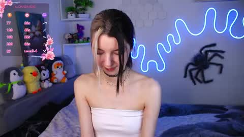 Snapshot of emmie_everly chatting on 05-02-26, 07:41 emmie_everly online show from 05-02-26, 07:41