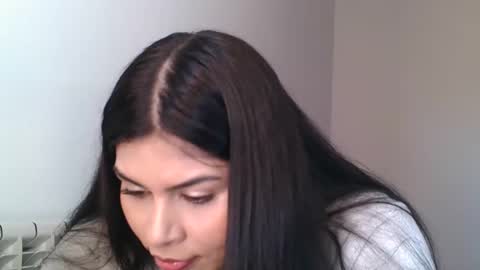 emmie online show from 02-11-25, 02:02