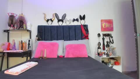          online show from 09-26-25, 01:04