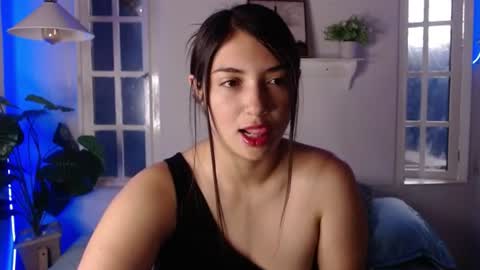 Snapshot of emmily_jane chatting on 07-30-26, 01:32 EMMILY online show from 07-30-26, 01:32
