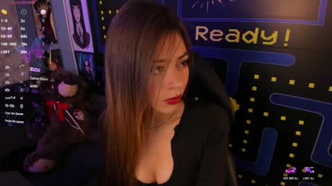 Snapshot of emmilyclark chatting on 04-08-26, 12:10 Emiily online show from 04-08-26, 12:10