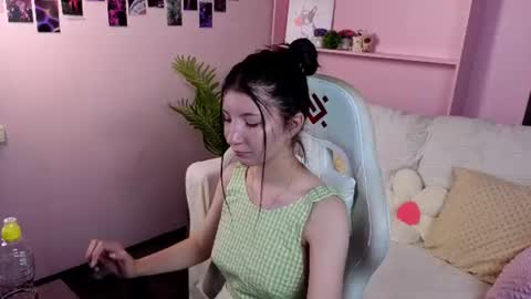 Snapshot of emmy_dreamy_ chatting on 07-05-26, 04:19 emmy_dreamy_ online show from 07-05-26, 04:19