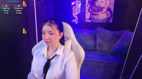 Snapshot of emmy_dreamy_ chatting on 07-25-26, 01:36 emmy_dreamy_ online show from 07-25-26, 01:36