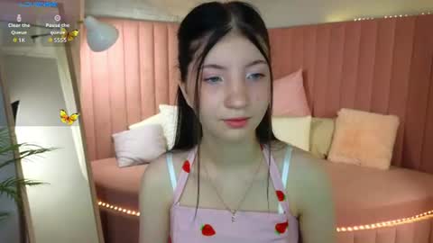 Snapshot of emmy_dreamy_ chatting on 08-06-26, 01:29 emmy_dreamy_ online show from 08-06-26, 01:29