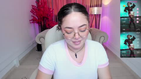 Snapshot of emmy_walker1 chatting on 02-05-25, 01:54 Emmy Walker online show from 02-05-25, 01:54