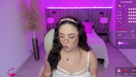 Snapshot of emmy_walker1 chatting on 09-09-25, 10:48 Emmy Walker online show from 09-09-25, 10:48