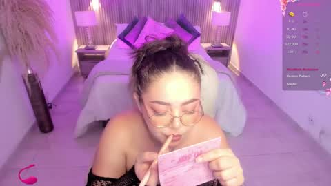 Snapshot of emmy_walker1 chatting on 09-18-25, 11:01 Emmy Walker online show from 09-18-25, 11:01