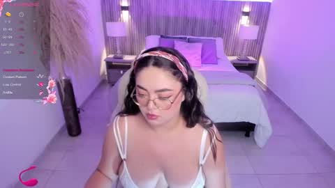 Snapshot of emmy_walker1 chatting on 09-29-25, 11:04 Emmy Walker online show from 09-29-25, 11:04