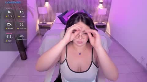 Snapshot of emmy_walker1 chatting on 10-18-25, 11:00 Emmy Walker online show from 10-18-25, 11:00