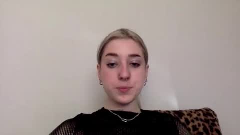 Emmy online show from 03-05-26, 01:40