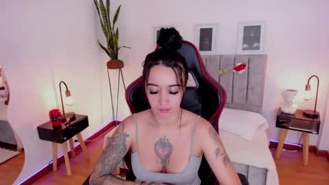 Emmy Evans  online show from 12-29-24, 02:31