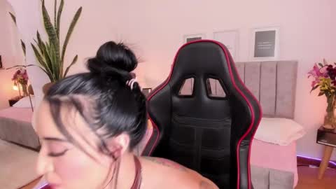 Emmy Evans  online show from 02-18-25, 07:52