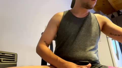 Snapshot of emoladyboy chatting on 01-02-25, 04:35 EMO online show from 01-02-25, 04:35