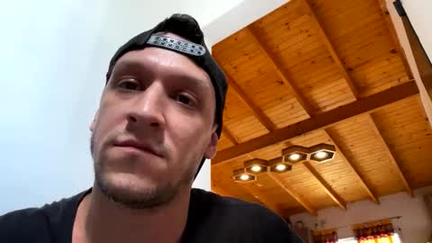 Snapshot of emoladyboy chatting on 11-06-25, 01:12 EMO online show from 11-06-25, 01:12