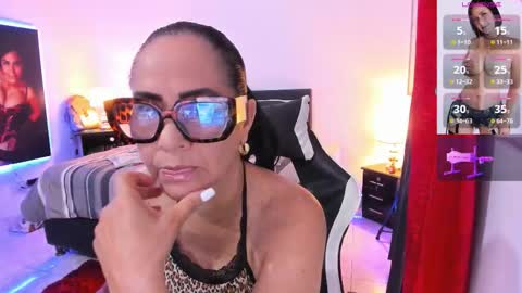 Emperatriz online show from 11-12-25, 07:31