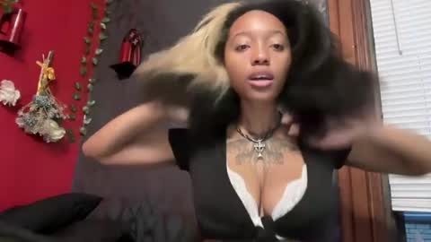 Alyx  online show from 07-22-26, 12:24