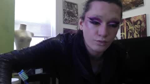 empusalamia online show from 01-22-25, 08:49