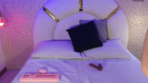 Emy  online show from 11-08-25, 11:43