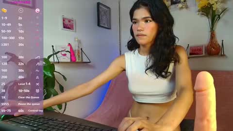 emycarver09 online show from 09-23-25, 11:08