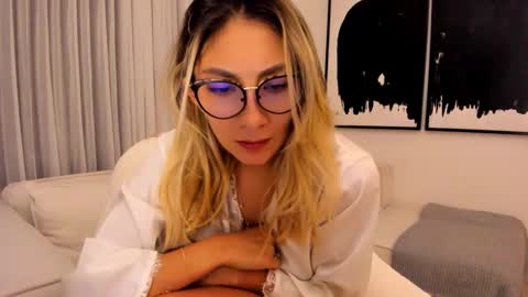 emyconneer online show from 01-24-25, 01:35