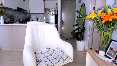 emyconneer online show from 02-12-25, 04:55