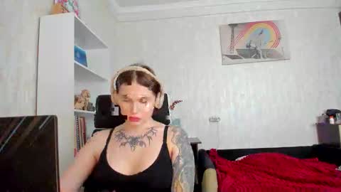 Snapshot of emydeliro chatting on 05-04-26, 01:18 emydeliro online show from 05-04-26, 01:18