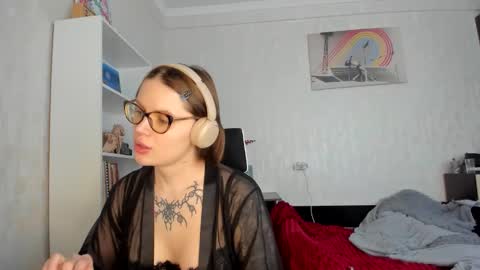 Snapshot of emydeliro chatting on 05-06-26, 04:23 emydeliro online show from 05-06-26, 04:23