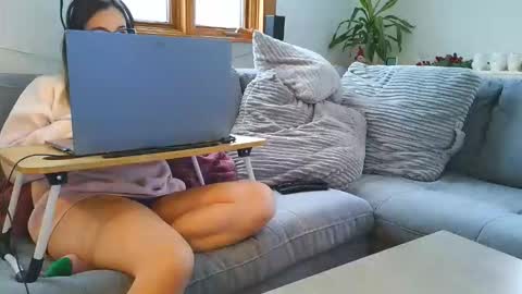 emyxxl online show from 12-16-25, 01:05