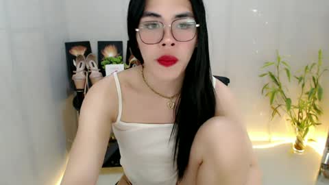 Snapshot of enchantress_mia03 chatting on 06-30-26, 04:46 enchantress_mia03 online show from 06-30-26, 04:46